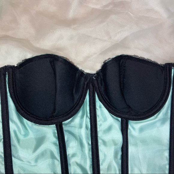 Frederick’s of Hollywood sea foam lace corset - Picture 9 of 15